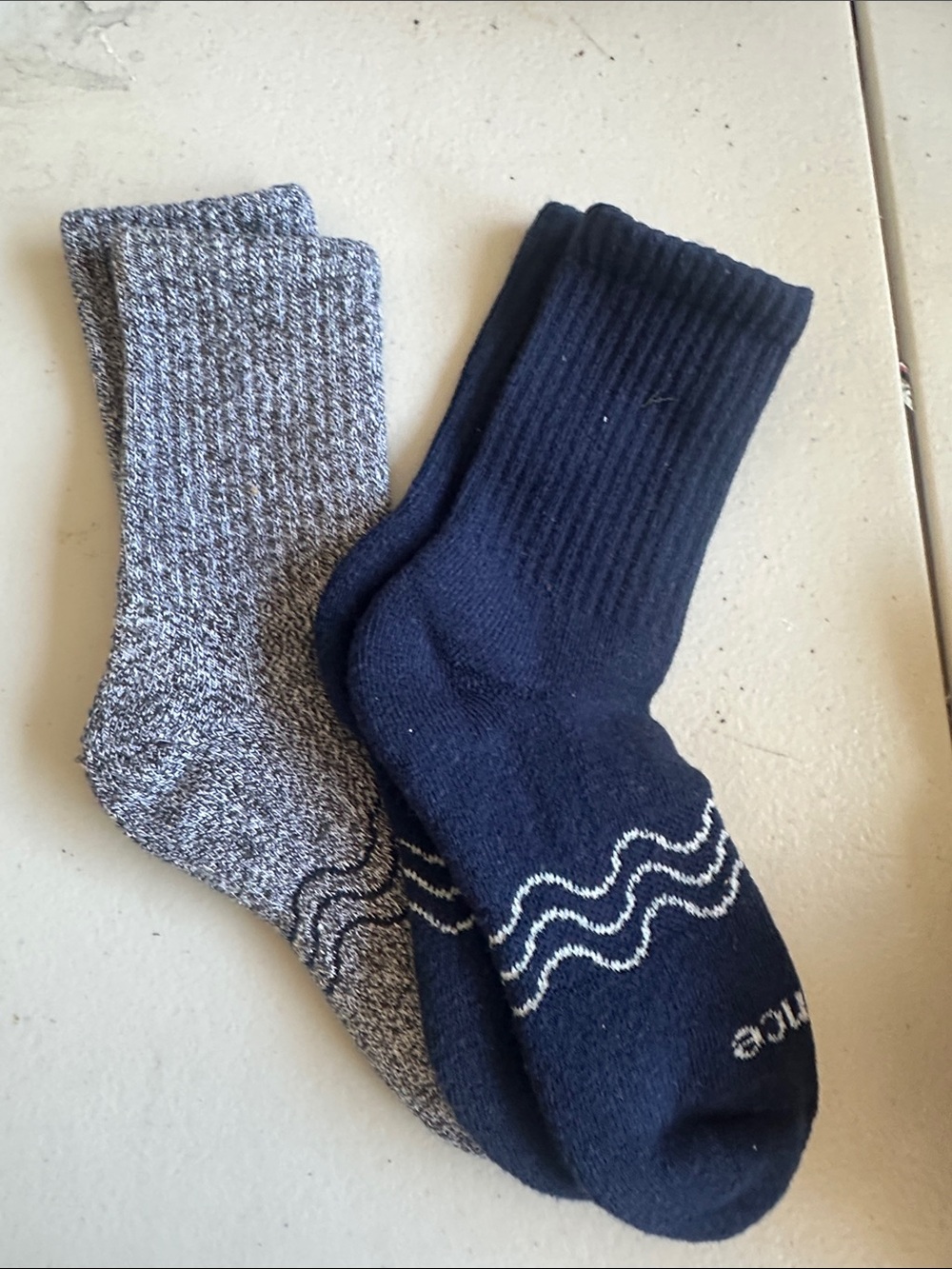 Quince Kids Crew Socks in Navy & Gray - Pack of 2 (348)